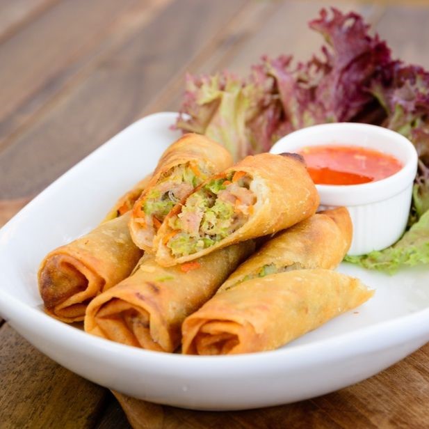 Chả giò hải sản - món ăn hấp dẫn với lớp vỏ giòn rụm bên ngoài kết hợp hoàn hảo của các loại hải sản tươi